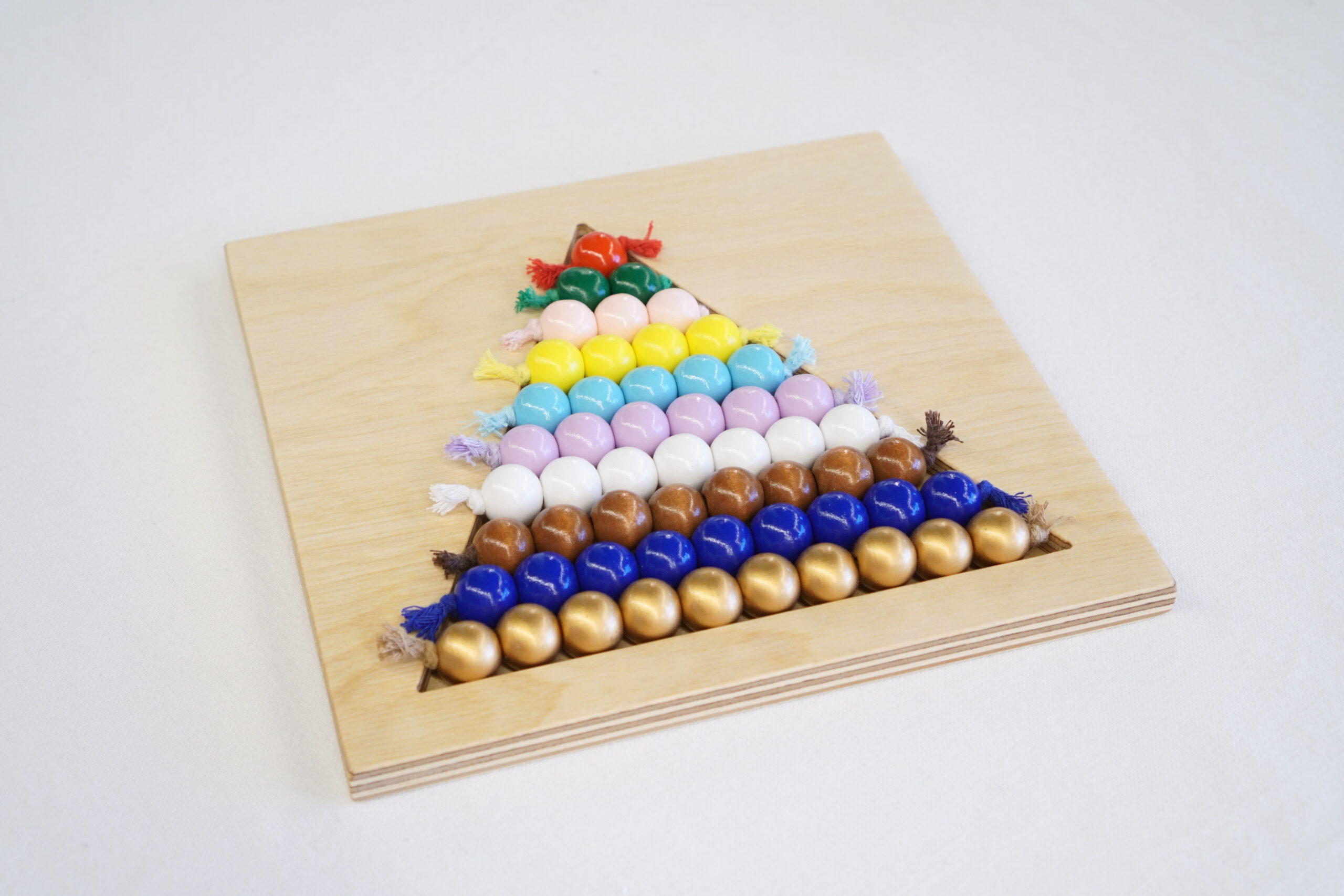 Kolorowe perły montessori